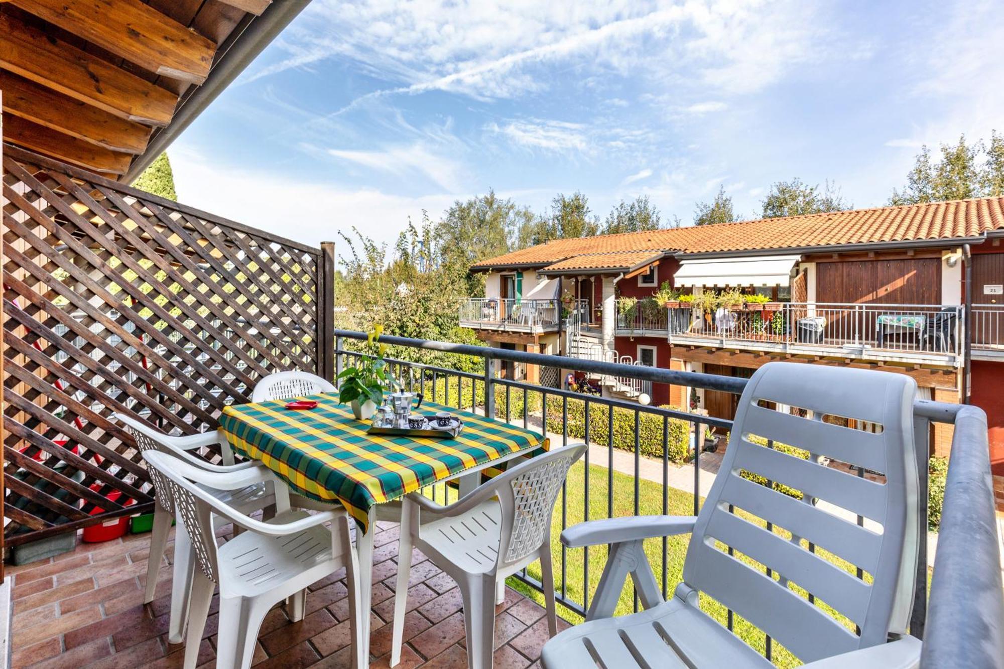 Residence La Corte Near Gardaland Castelnuovo del Garda Zewnętrze zdjęcie