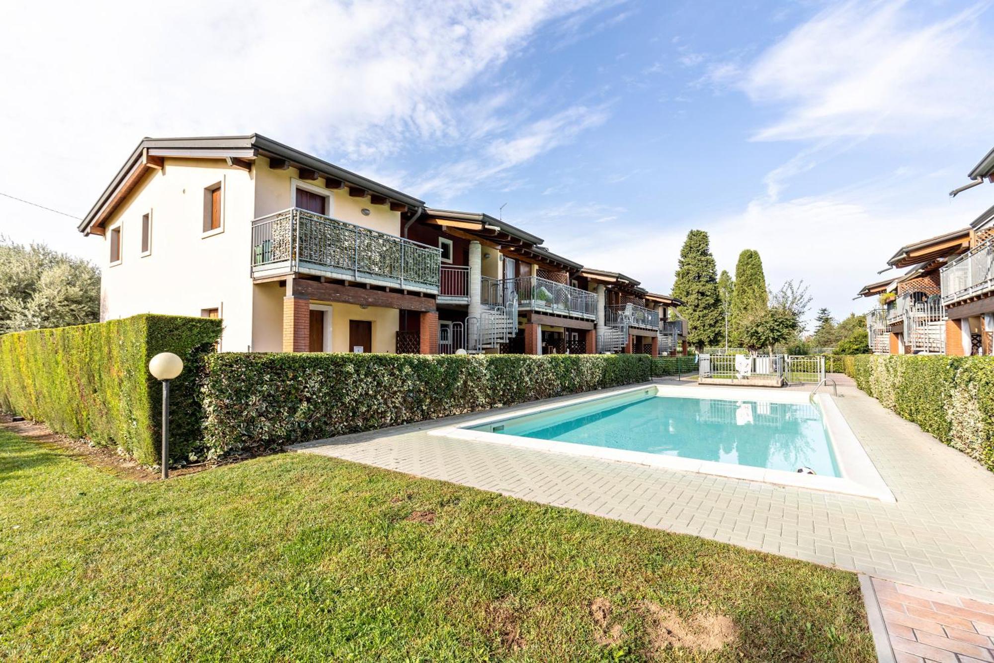 Residence La Corte Near Gardaland Castelnuovo del Garda Zewnętrze zdjęcie